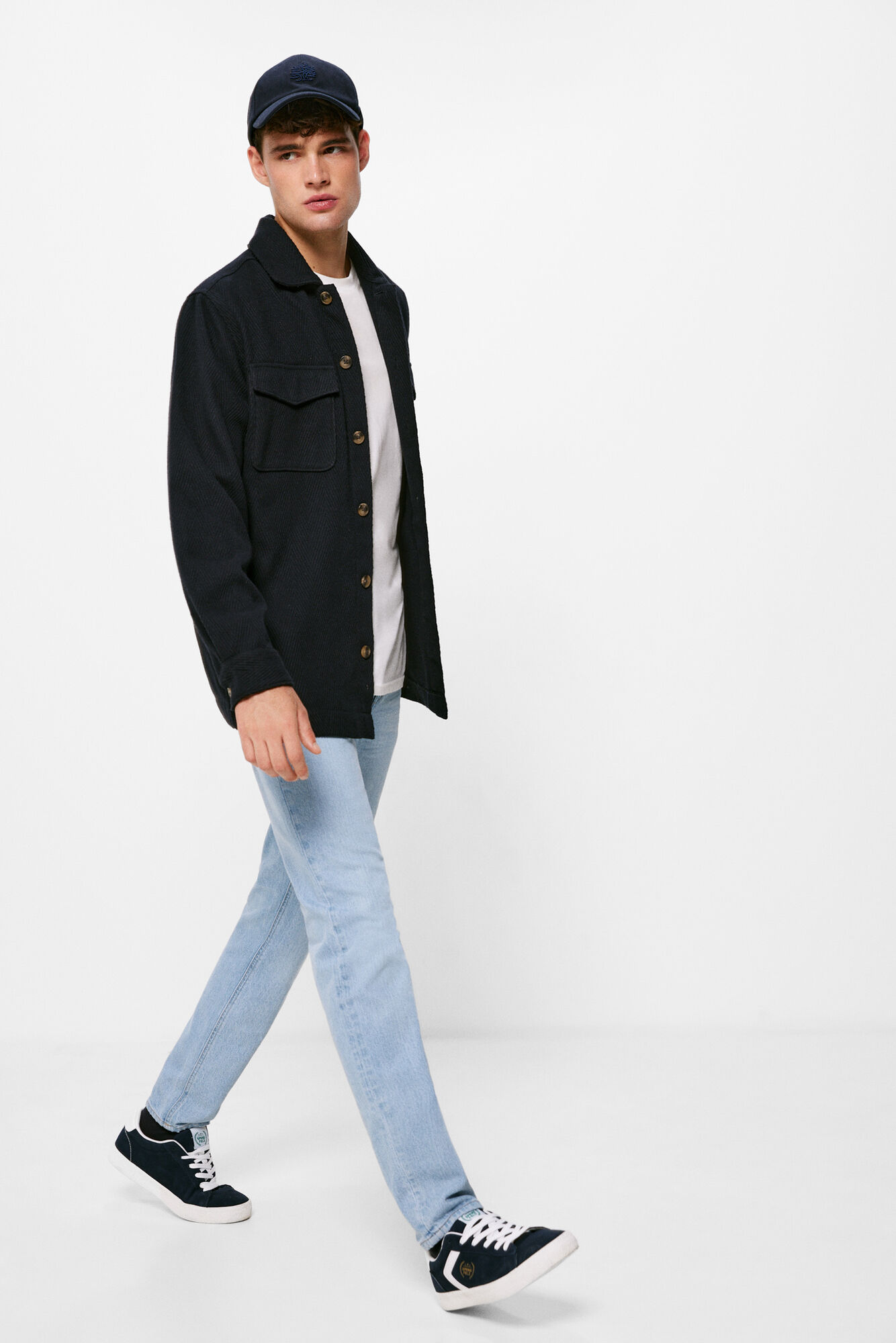 calça jeans slim de lavagem clara