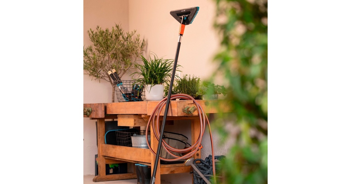 GARDENACleansystem steel M, watervoerend, reiniging van grote vlakken  (18802-20)