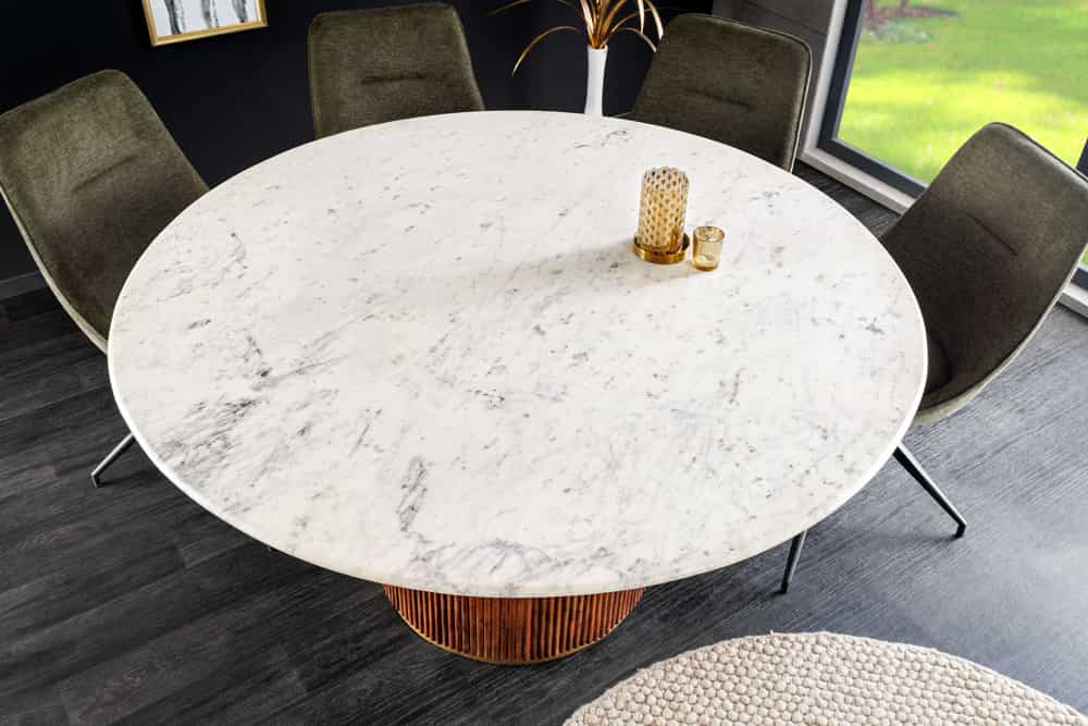 Runder Esstisch GATSBY 140cm braun gold Mangoholz weiße Marmorplatte Säulenfuß