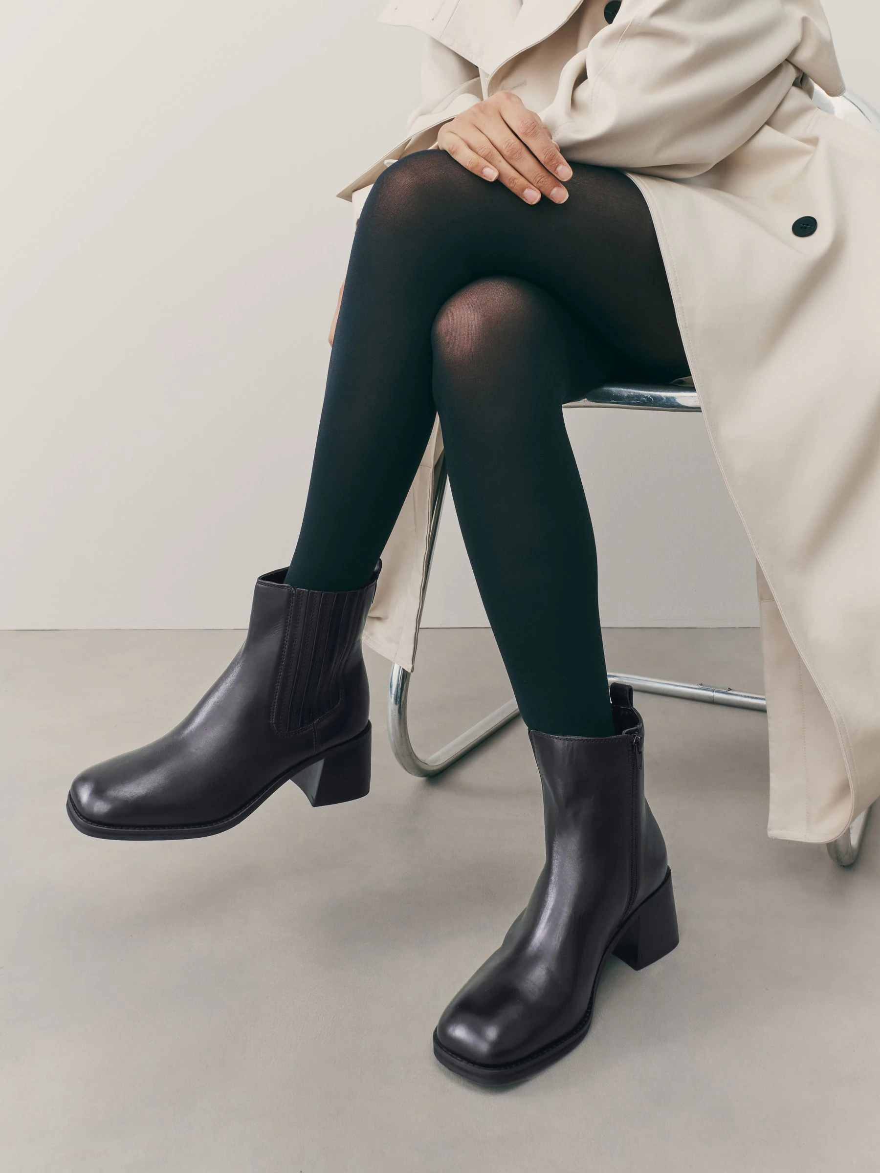 Zwart - Forever Comfort® leren Chelsea-laarzen met vierkante neus en blokhak