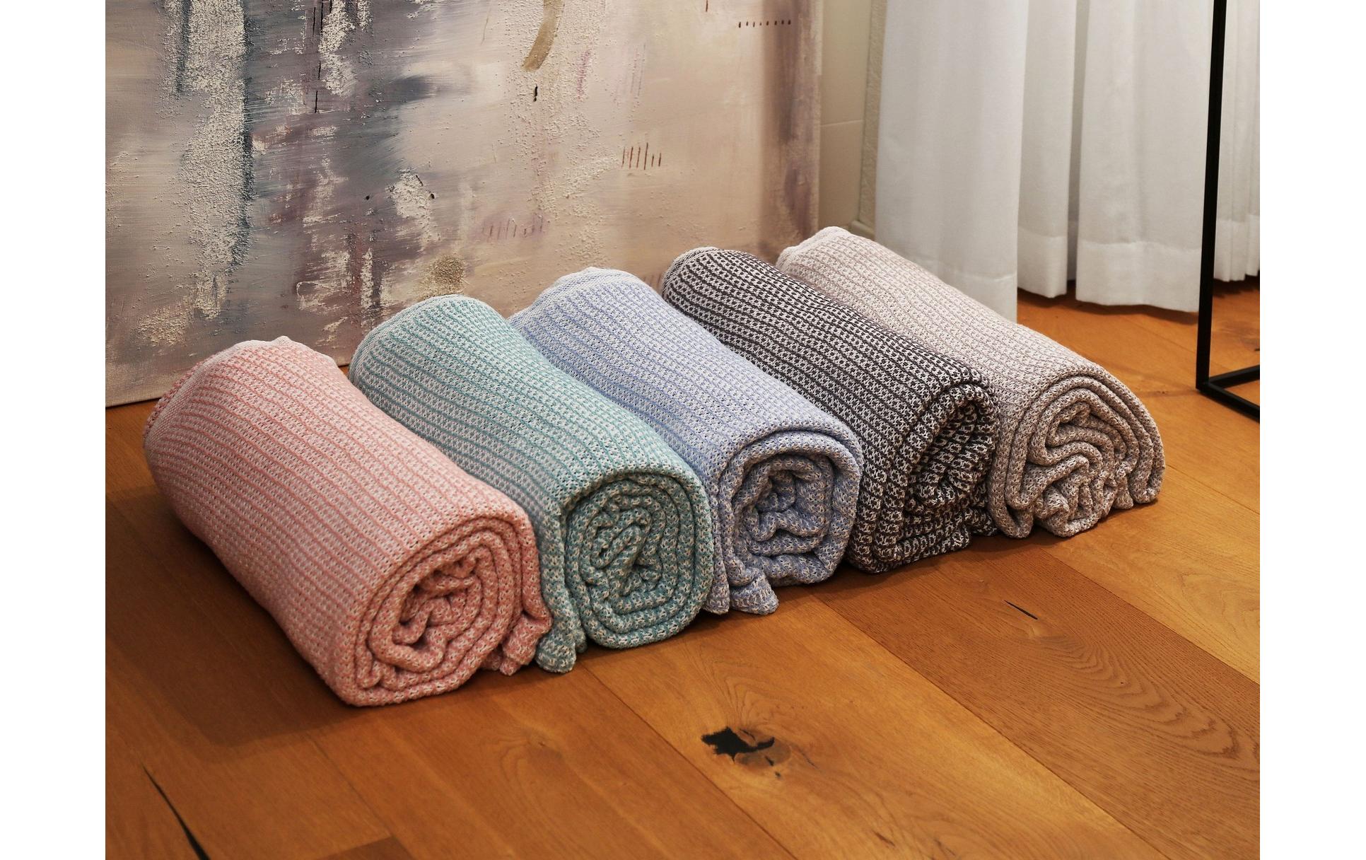 Decke Ascona 150 x 210 cm, Weiss/AntrazithHäkeldecke aus 100% Oeko-Tex Baumwolle