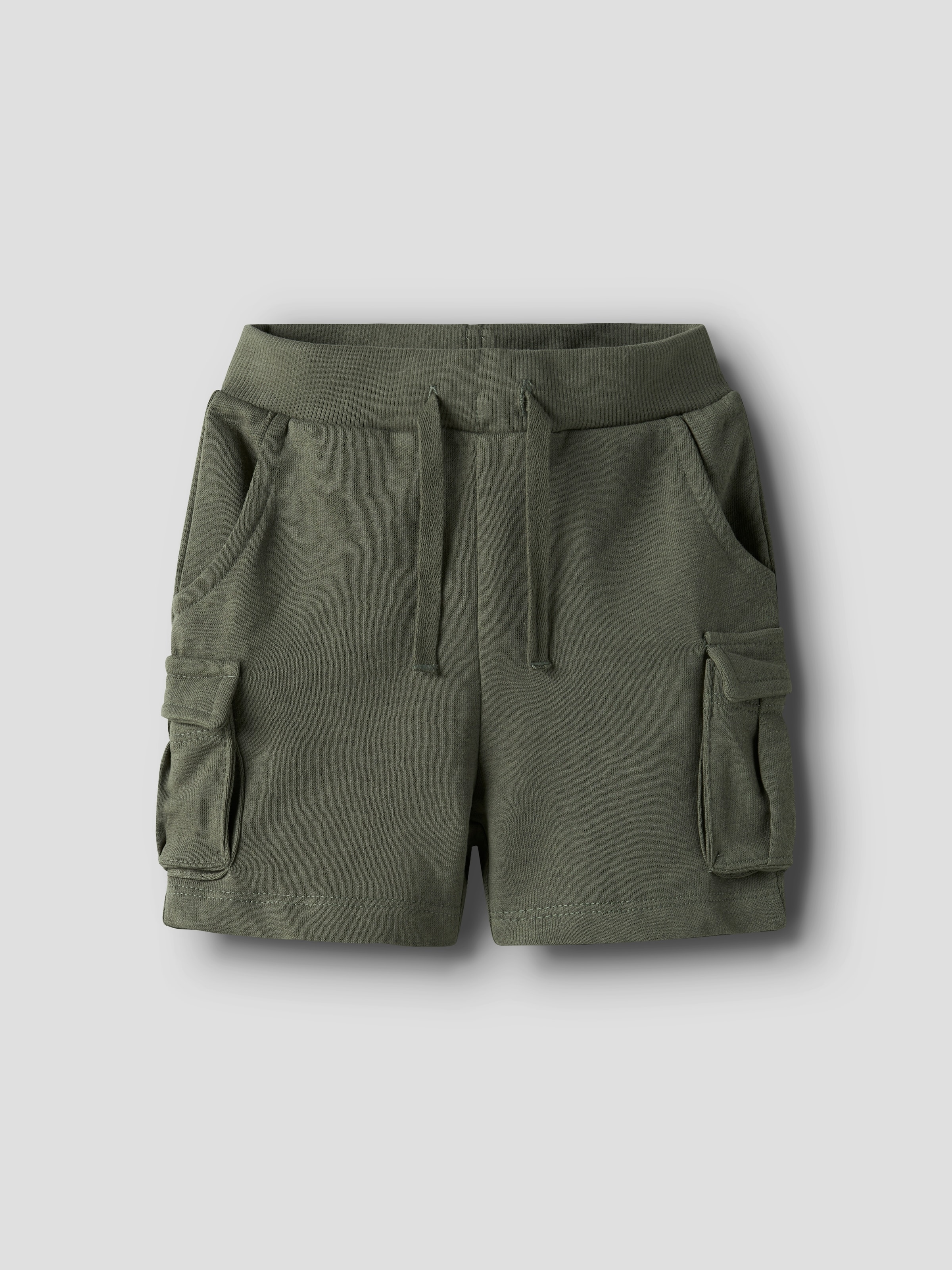 Name It Sweatshorts »NMMOLI SWEAT SHORTS UNB NOOS«  Baumwollmischung, verstellbarer und elastischer Bund, Cargotaschen