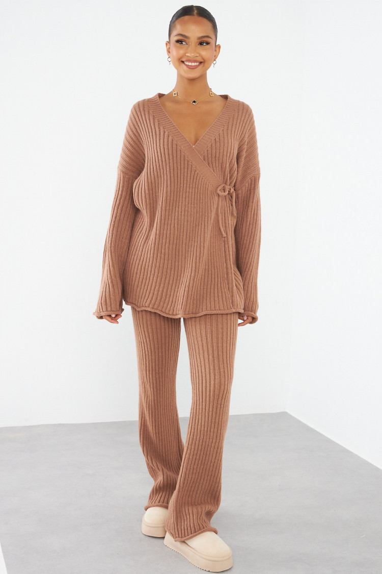 Ensemble 2 pièces gilet croisé + pantalon marron en maille