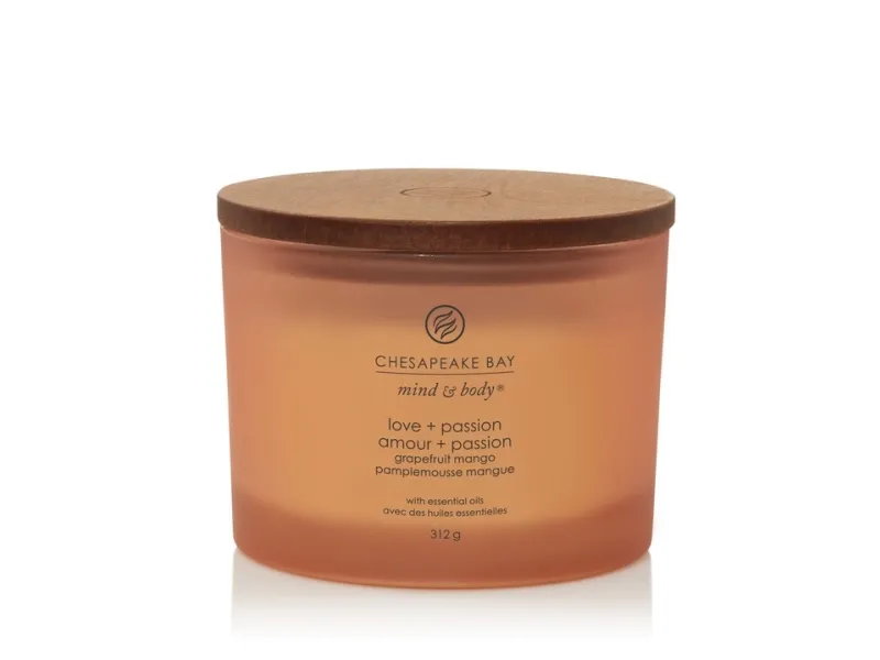 Chesapeake Bay Scented candle  Grapefruite Mango  Love & Passion