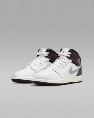 Air Jordan 1 Mid SE Older Kids' Shoes