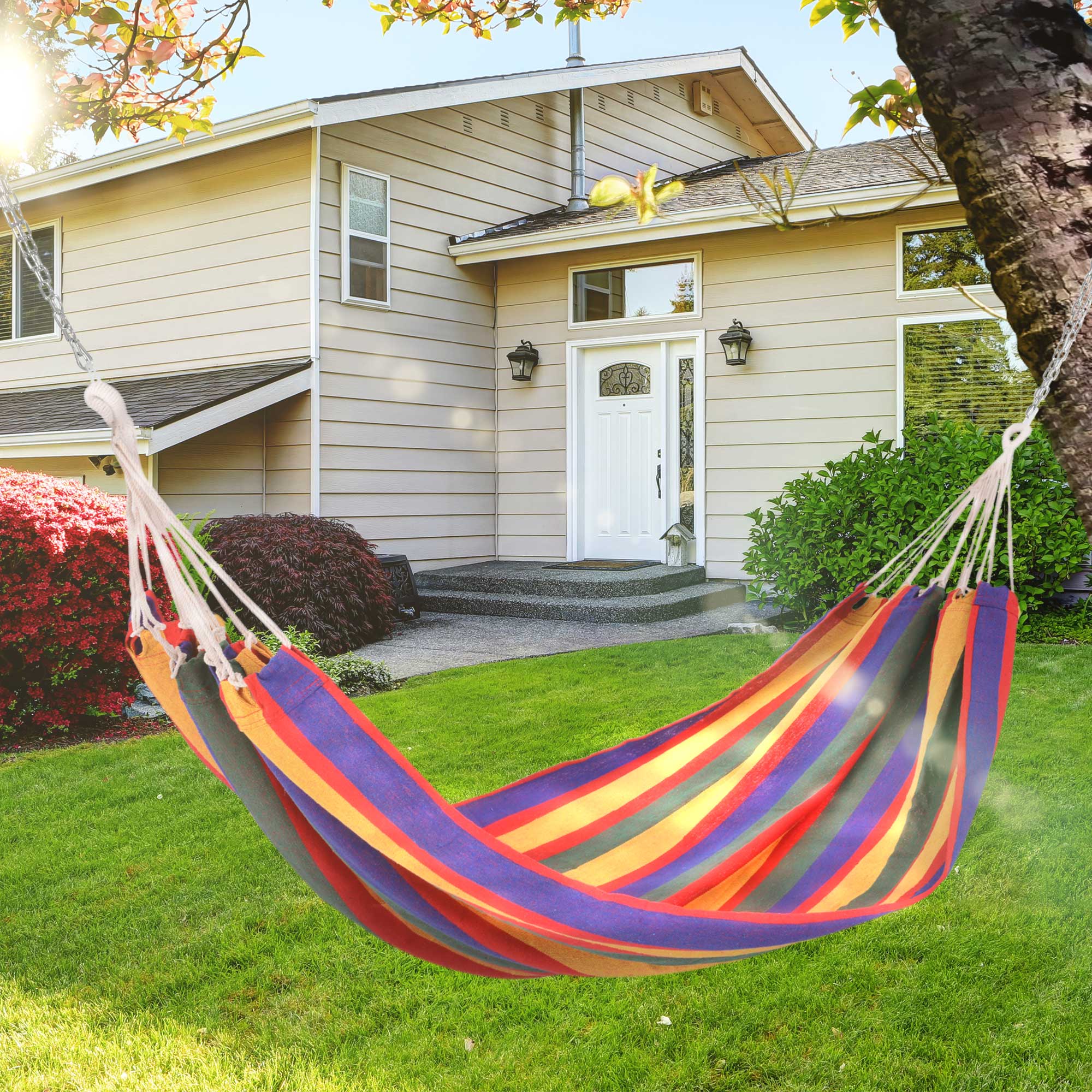 Rede de algodão Outsunny para jardim, 200x100 cm, rede suspensa portátil, carga máxima de 120 kg, ideal para camping, piscina e camping, com listras multicoloridas.