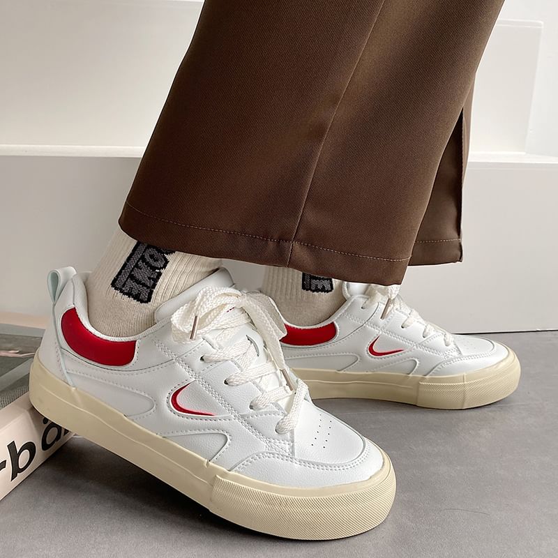 HANO - Veterschoenen met contrasterende afwerking