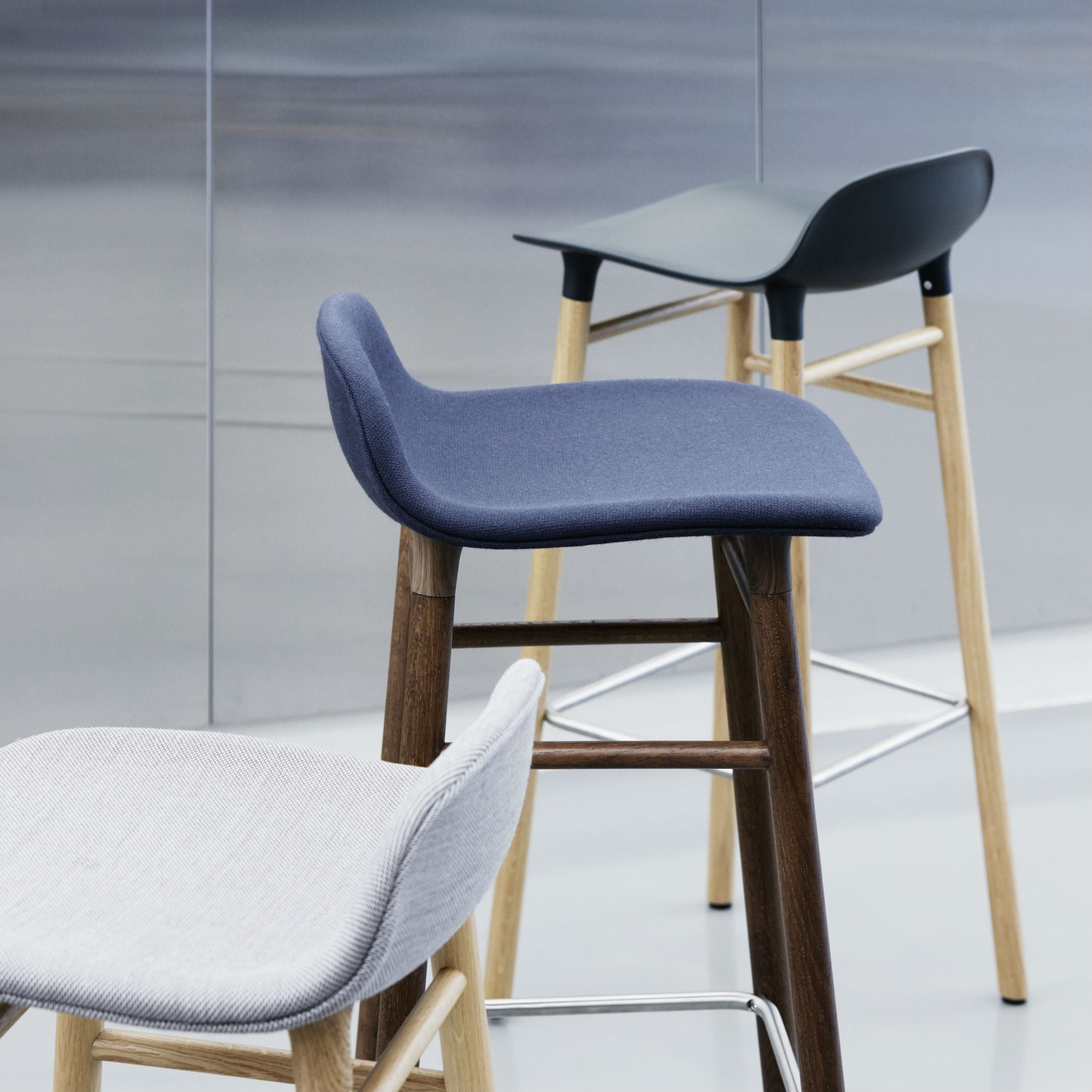 Normann Copenhagen Form Barkruk Low 75 cm - Eiken - Wit