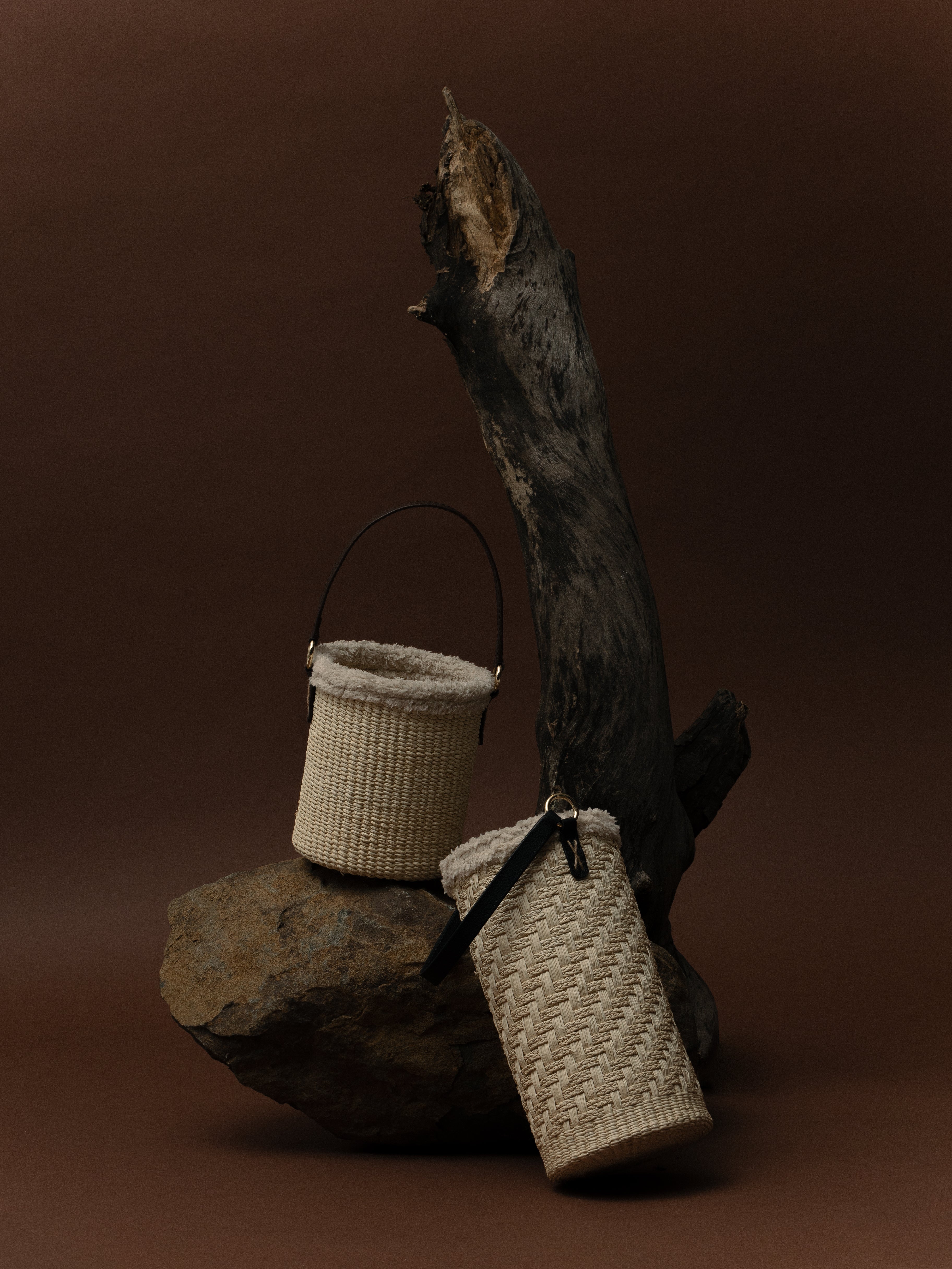 Grand seau à tissage épais avec bordure en tissu pelucheux