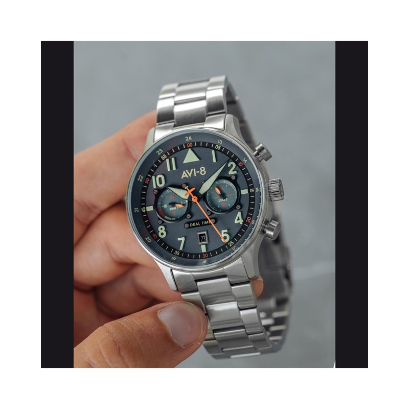 Montre homme quartz japonais AVI-8 - Bracelet acier - Date