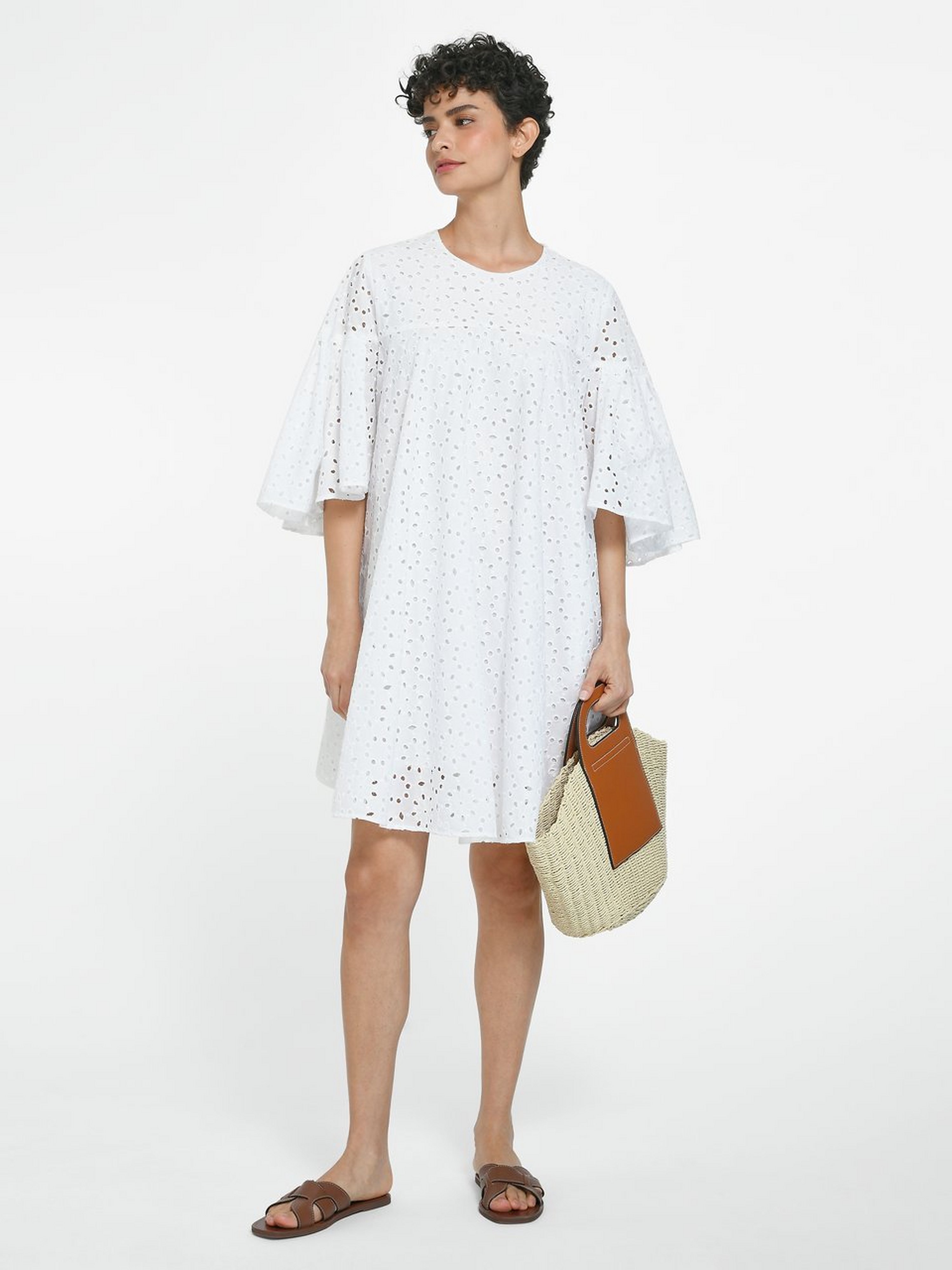 Kleid mit Lochstickerei