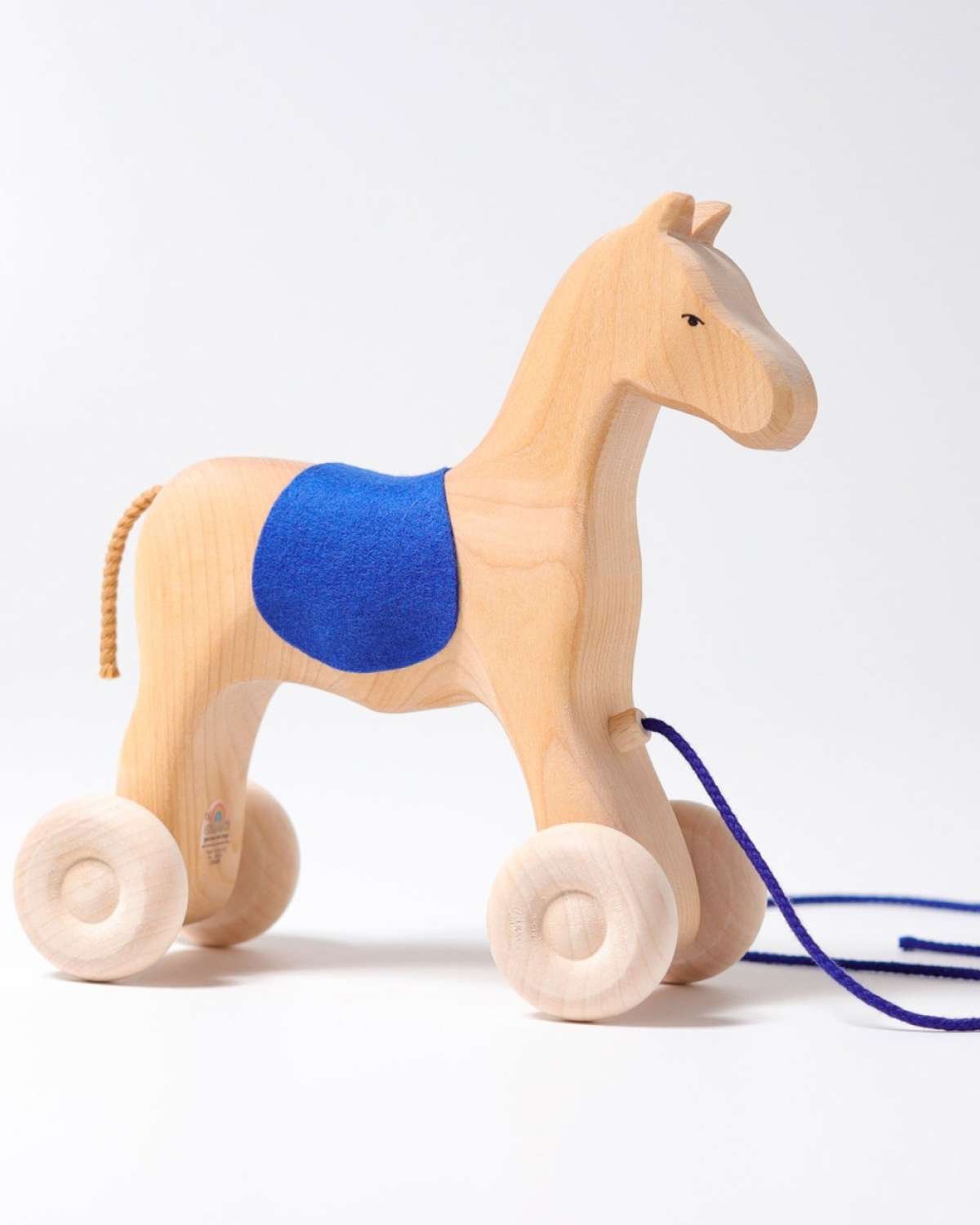 Draleke i Tre – Hest på hjul, 22 cm | Horse Holly