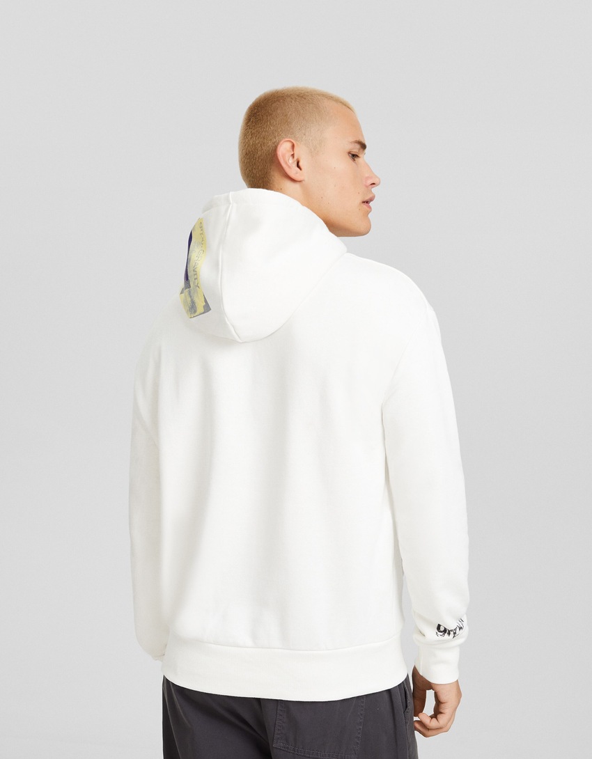 Moletom com capuz estampado