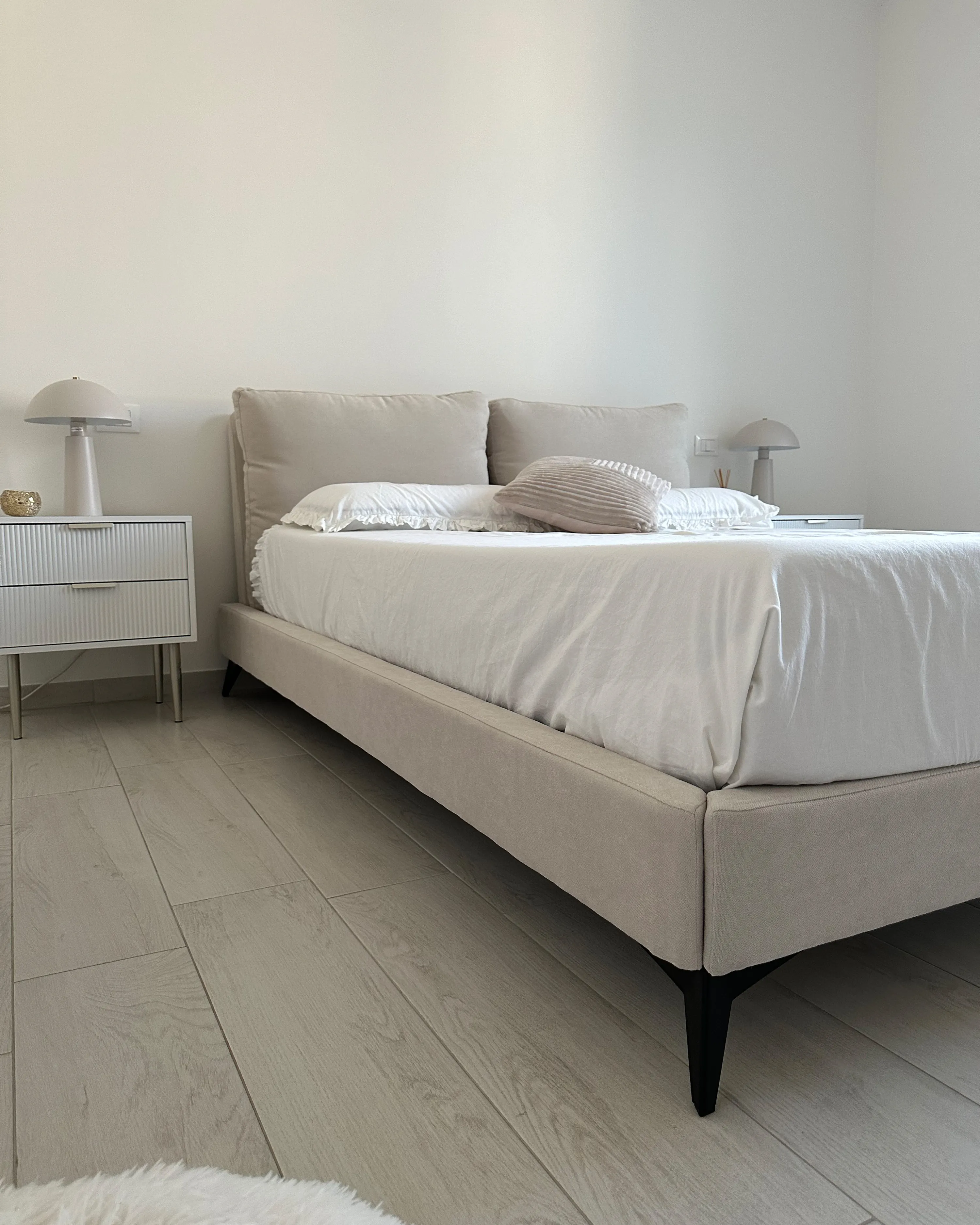 Bed Chenille MELLE 180 x 200 cm Lichtbeige