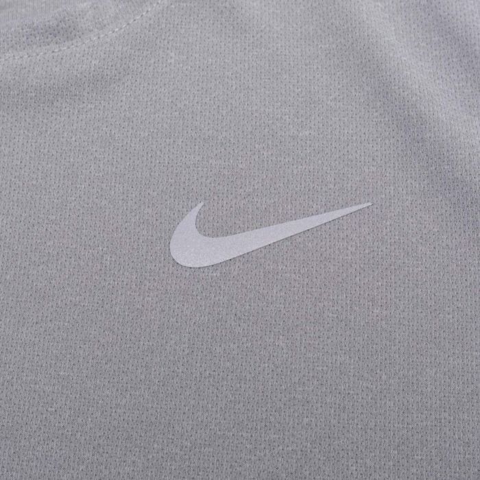 Nike Herre T-shirts Dri-FIT UV Miler Short Sleeve Tee Grå
