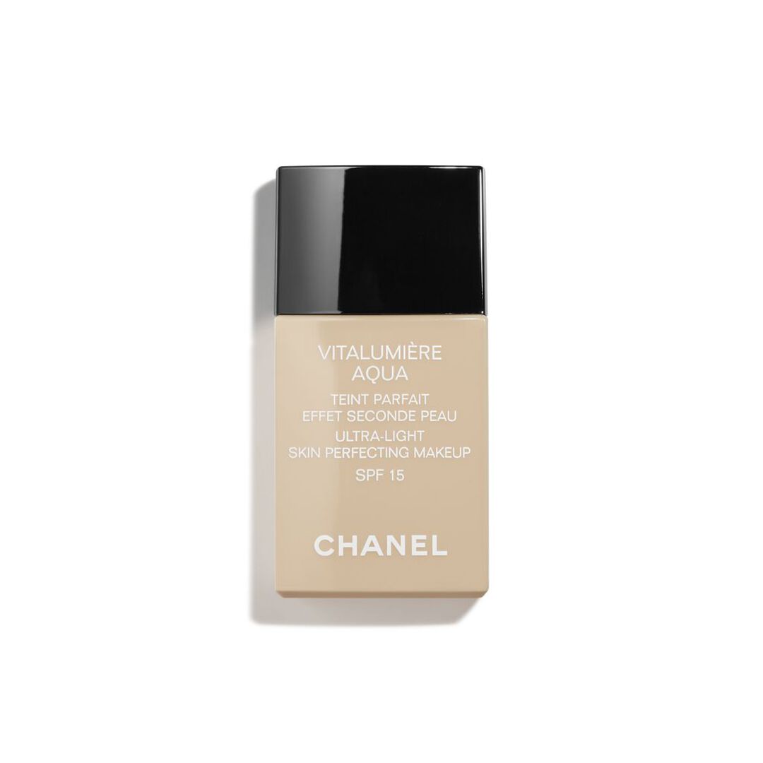 CHANEL VITALUMIÈRE AQUA Skin Perfecting Makeup