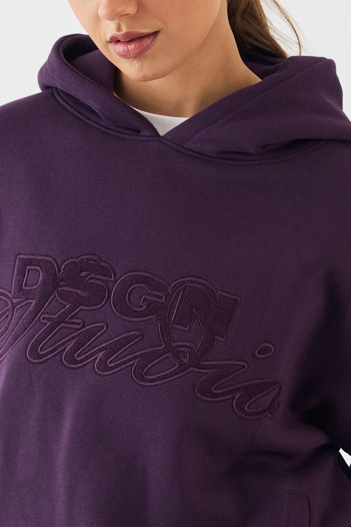 Sweat à Casynthétiqueche Oversize DSGN Studio avec Appliqué Éponge