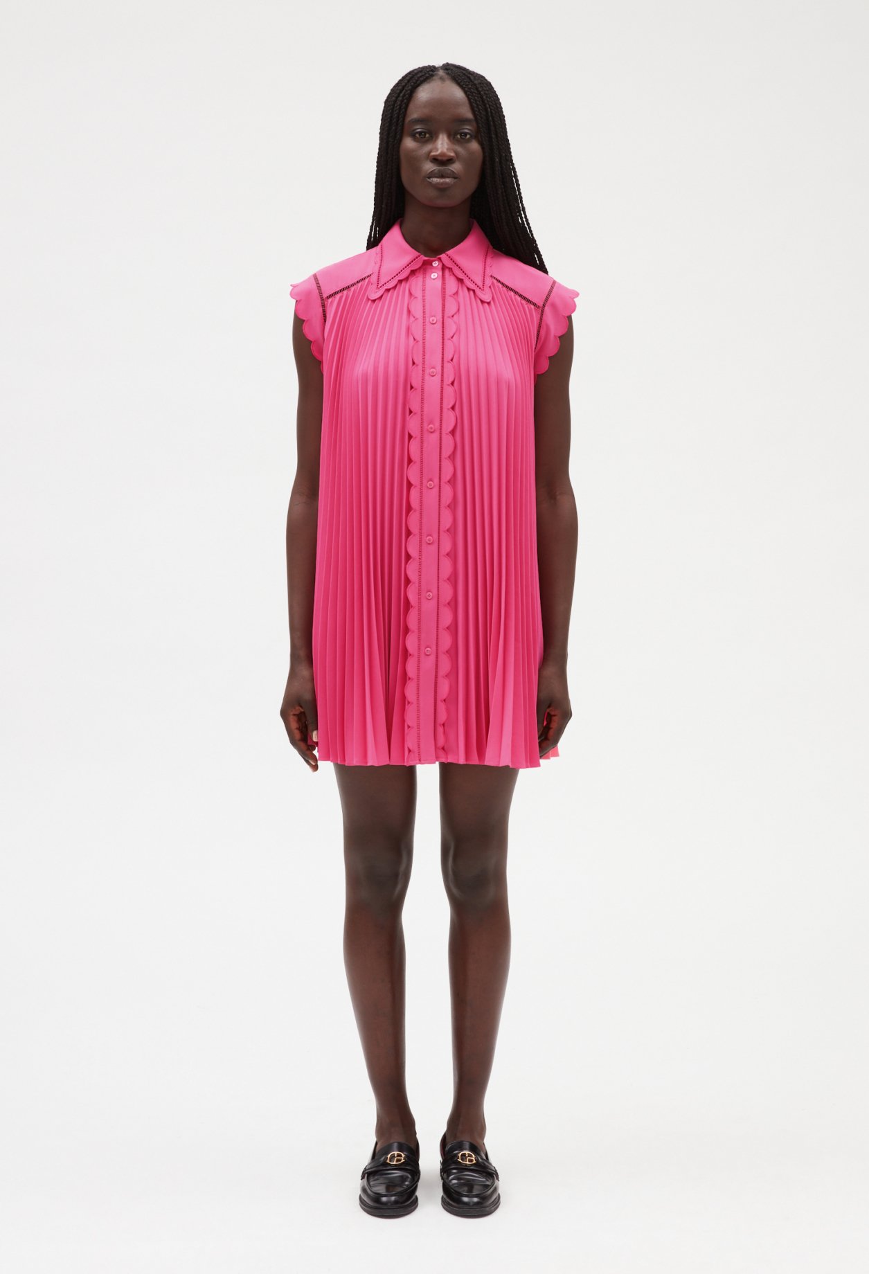 Robe courte plissee