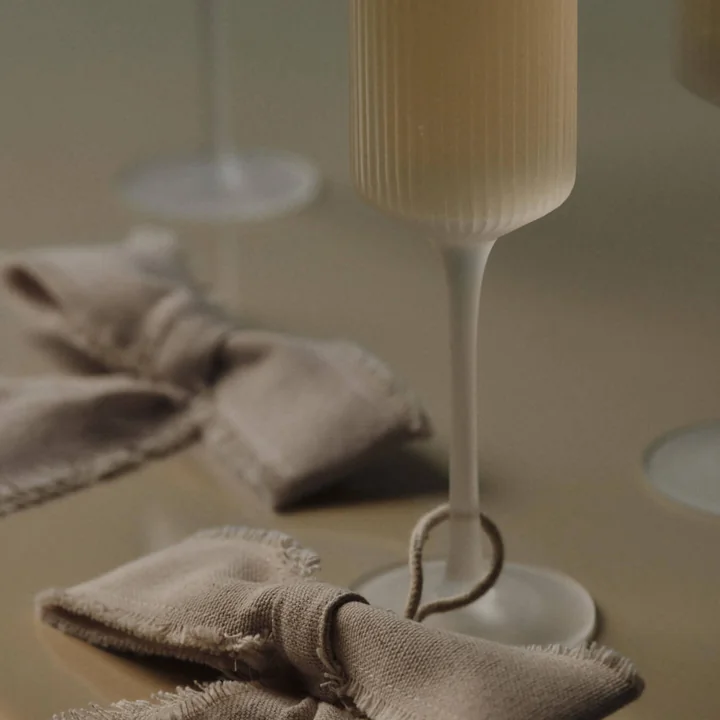 Ferm Living - Ripple Champagnerflöte, smoked grey (2er-Set)