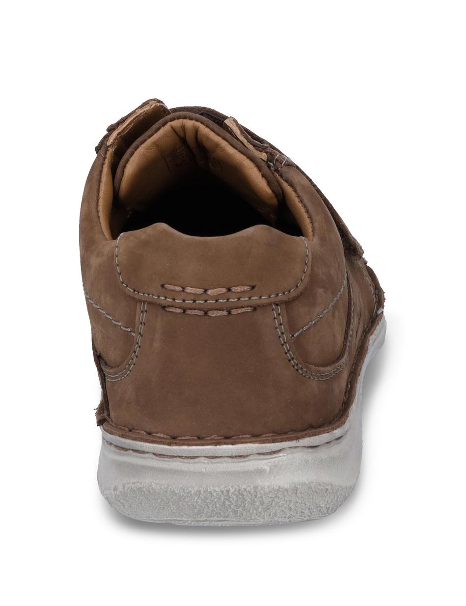 Slipper Alec, castagne