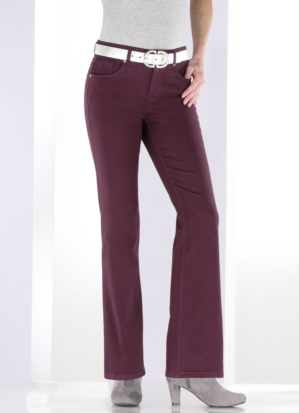 Magic-Jeans mit modisch weiterem Beinverlauf
