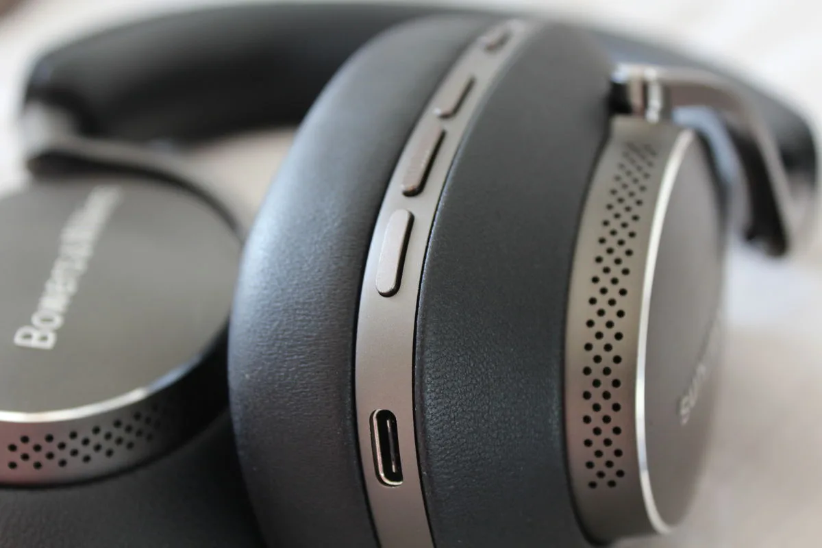 B&W PX8 Noir Casques Bluetooth