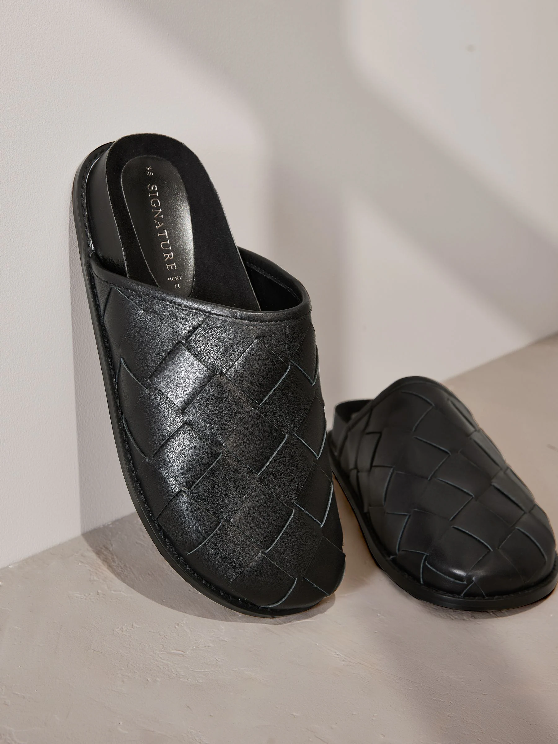 Zwart - Signature Premium Leather Weave Footbed Mules