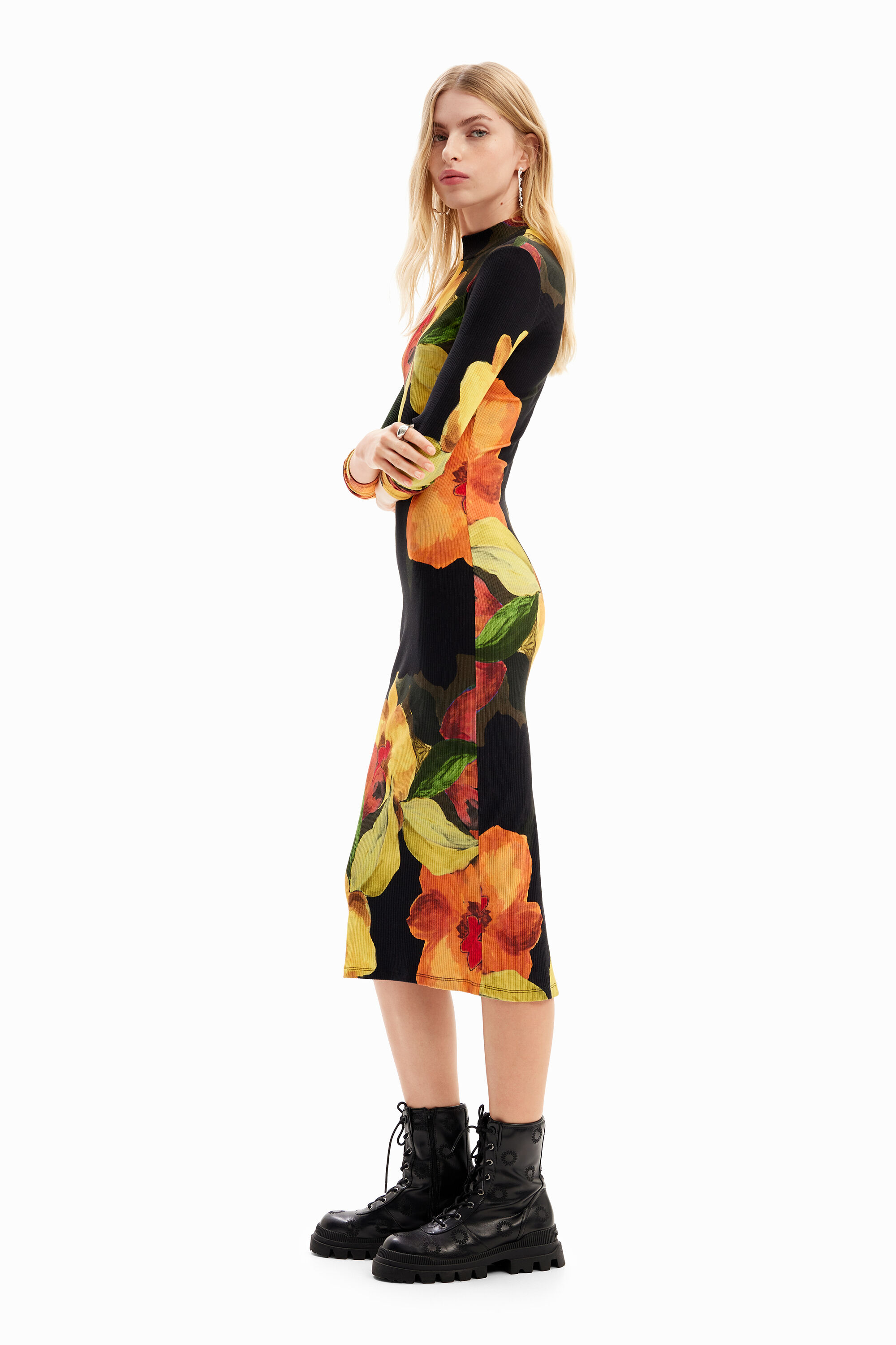 vestido midi floral justo
