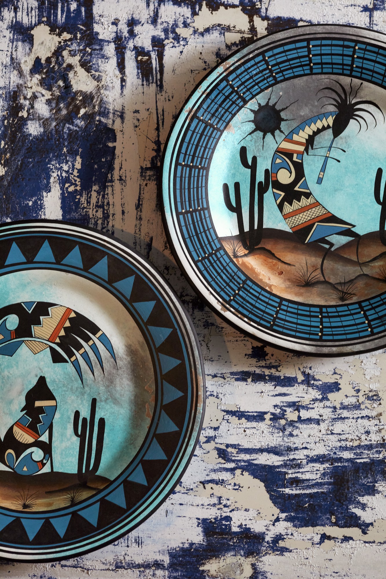 Wandteller 'Coyote' handbemalt, blau, Ø 39 cm, H 3,5 cm von fischer's lagerhaus