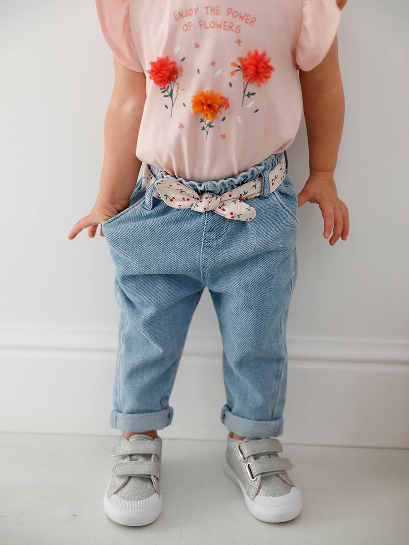 Calça jeans com cinto de tecido, para bebê, lavagem azul média