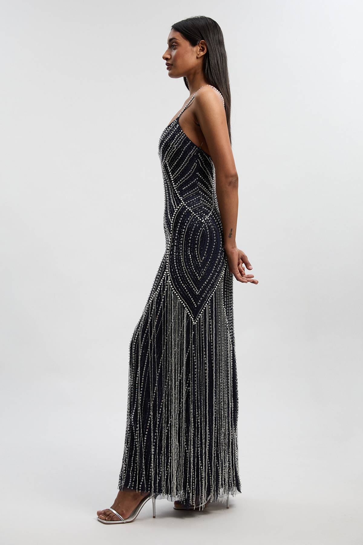 KarenMillen Robe Longue Tissée Ornée De Cristaux Avec Cape Amovible