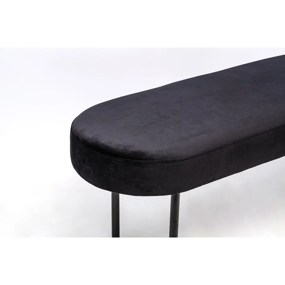 Metalen bank met zwarte fluwelen bekleding