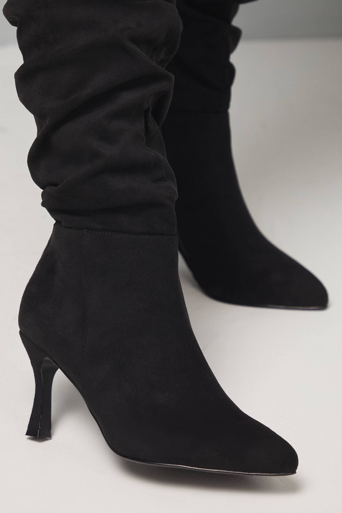 Wallis Bottes Hautes à Talon Aiguille Hibiscus Coupe Large en synthétique Froncé