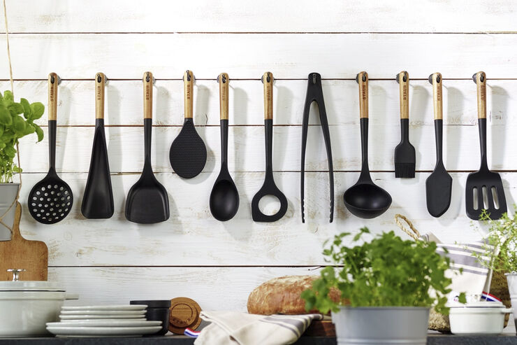 Staub Serveringsske, 31 cm Sort