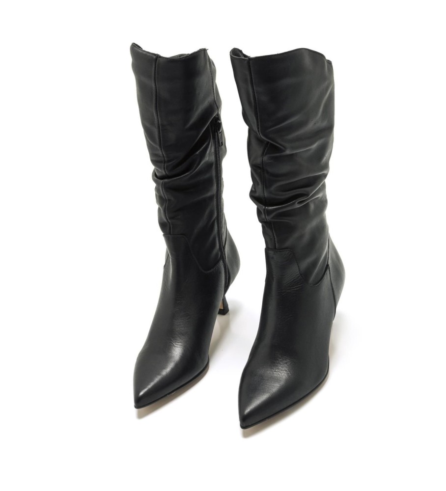 Botas sociais Mustang Indie de couro preto