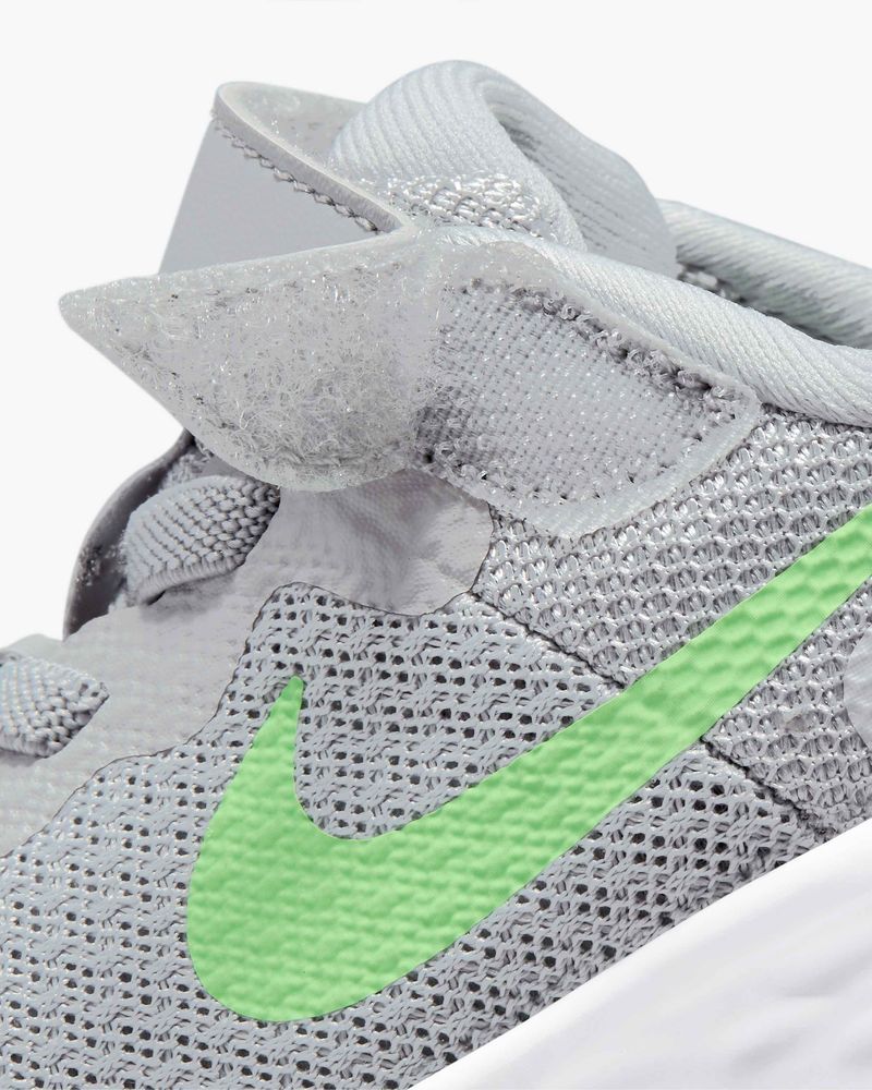 Chaussures Nike Revolution 6 Gris & Vert pour enfant