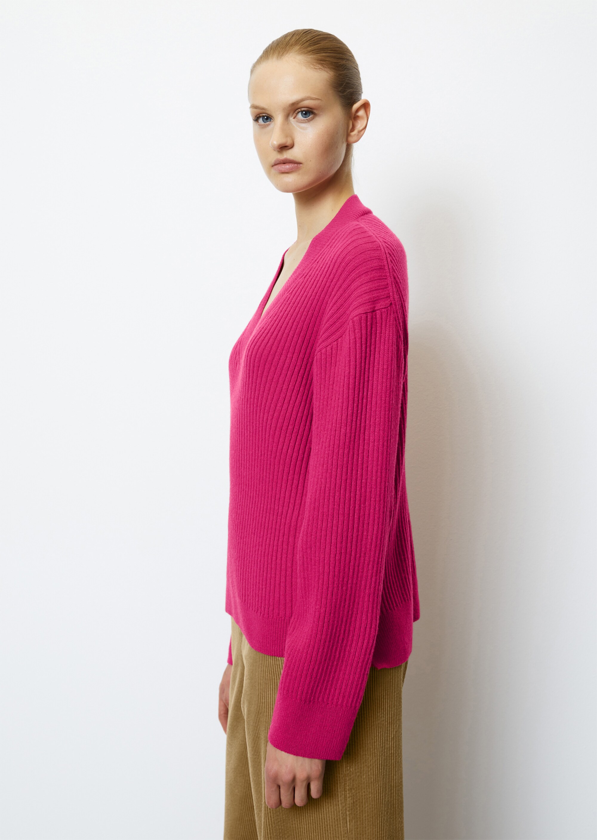 V-Neck-Strickpullover looseaus italienischem Schurwolle-Mix