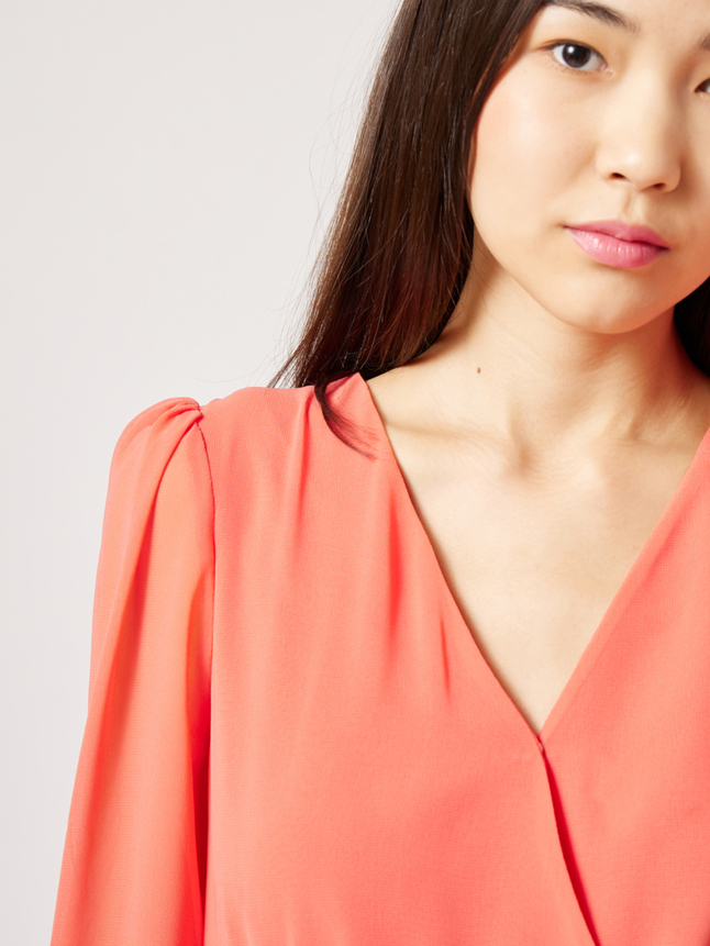 Robe courte asymétrique