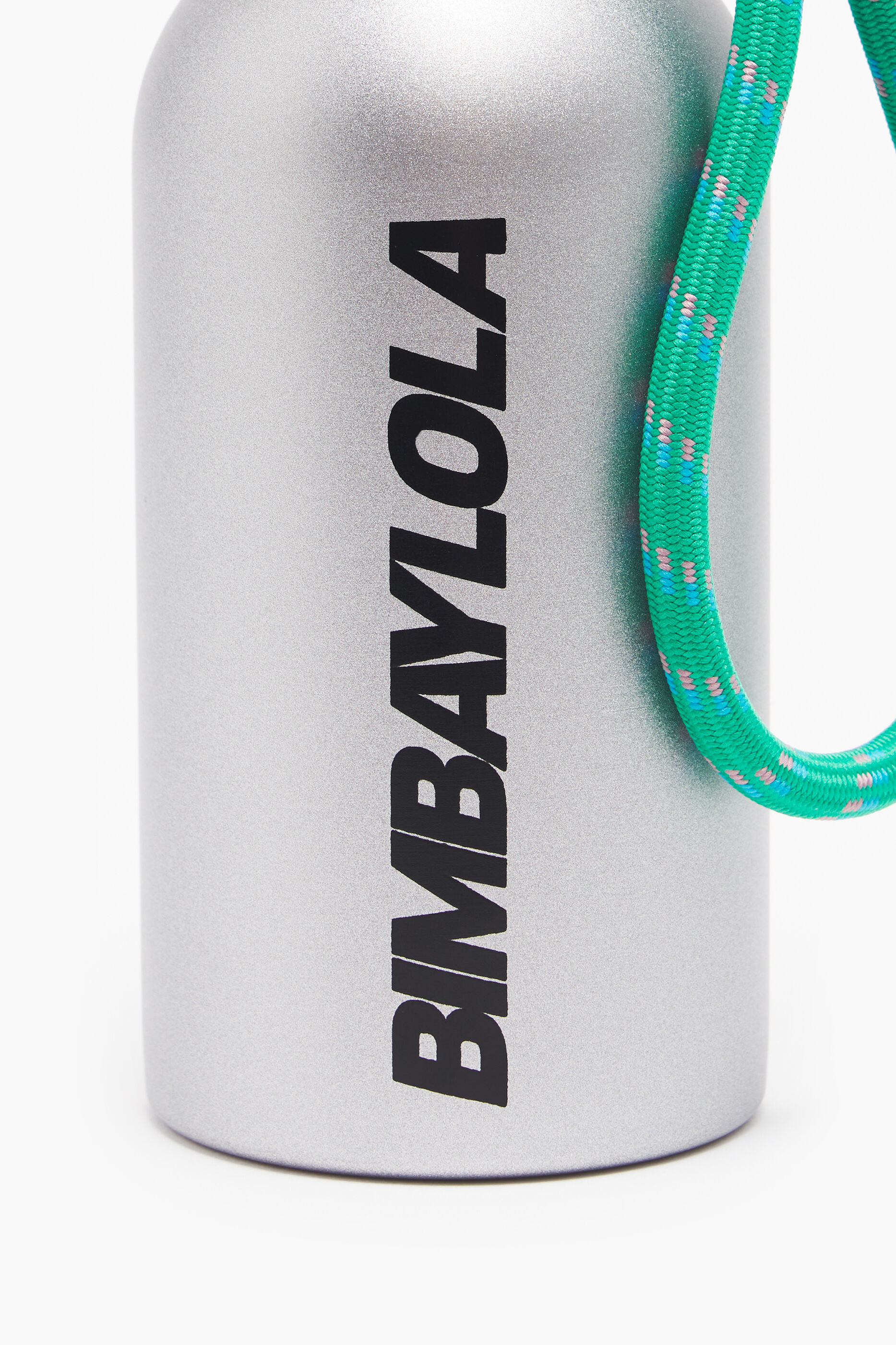 Garrafa de aço inoxidável com logotipo prateado