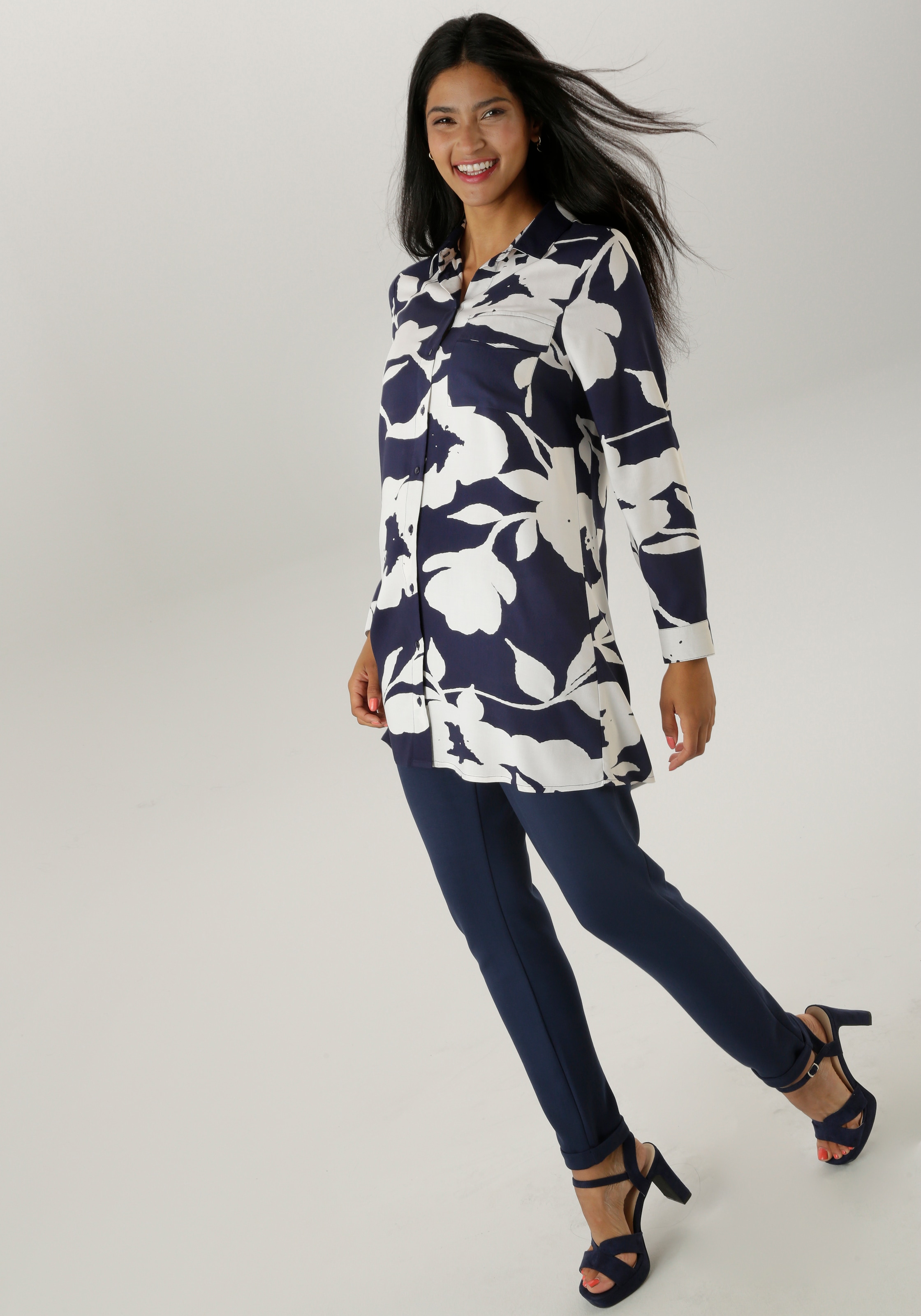 Aniston SELECTED Longbluse , mit attraktiver Musterung und krempelbaren Ärmeln