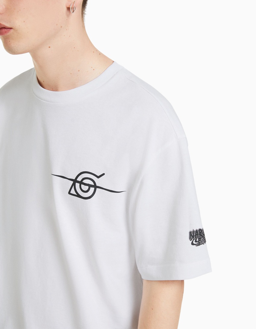 Camiseta de manga curta com estampa Naruto e modelagem quadrada