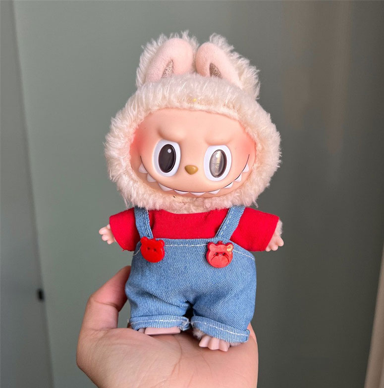(2-tlg. Set) Monsterhäschen Overall Puppen Zubehör Latzhose inkl. T-Shirt Outfit Verkleidungs Accessoire mit Teddy Knöpfe - Blau / Rot