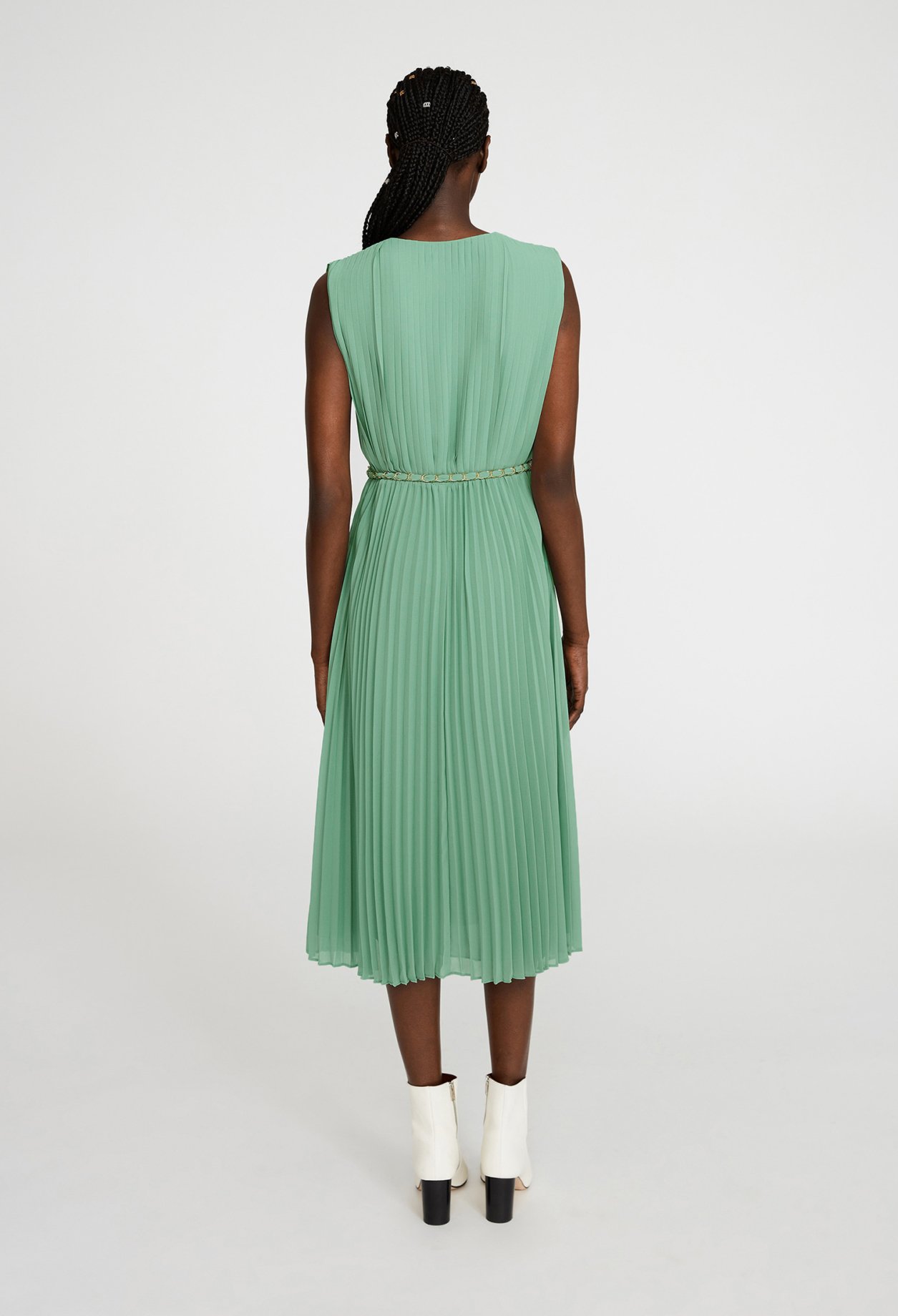 Robe midi plissee ceinturee