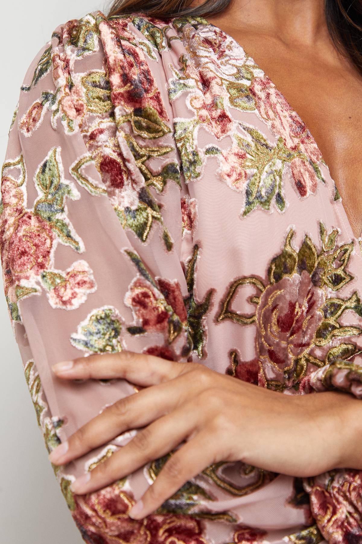 Oasis Robe Mi-Longue Tea Dress Dévorée à Manches Bouffantes Étagées