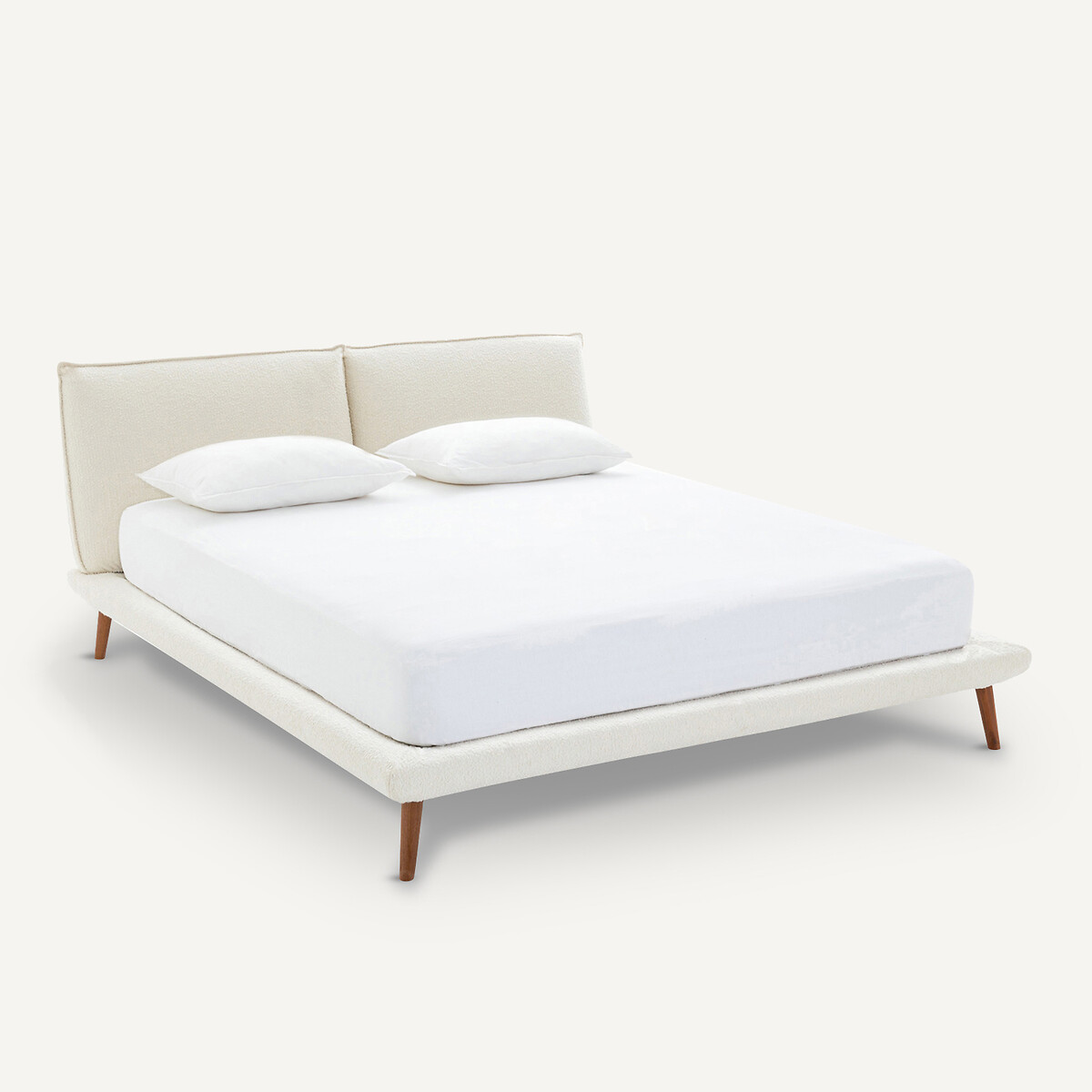 AM.PM<br>Cama em bouclette + estrado de ripas, design Aurore, E. Gallina