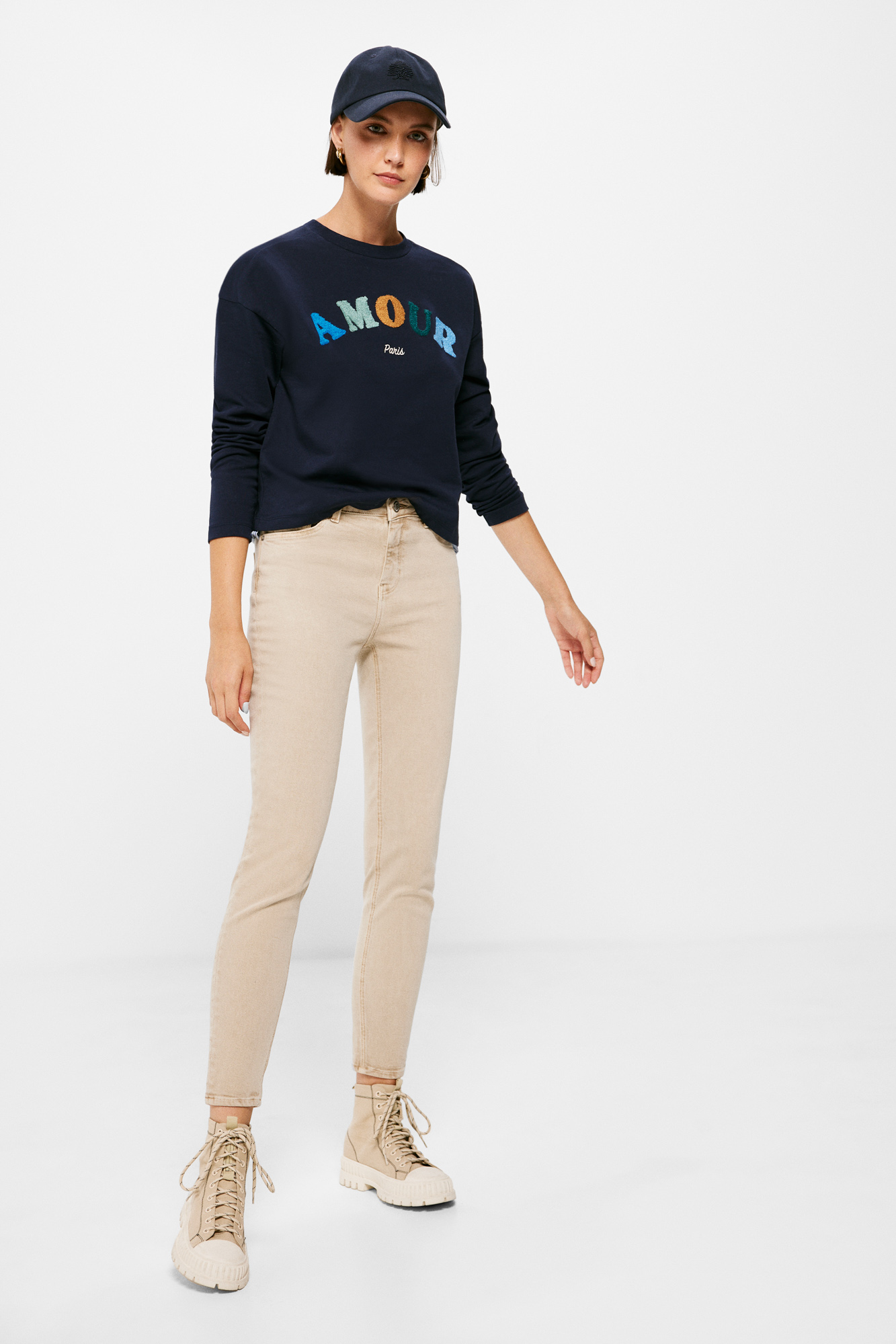 Calça jeans cropped slim, lavagem sustentável