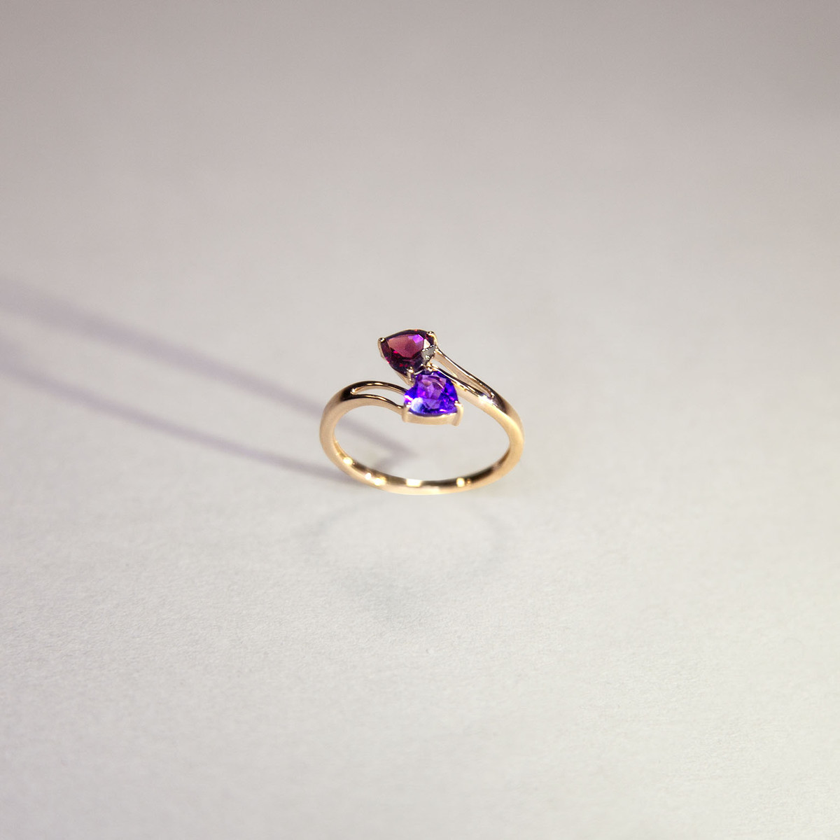 Bague or 375 rose grenat rhodolite et améthystes coeurs