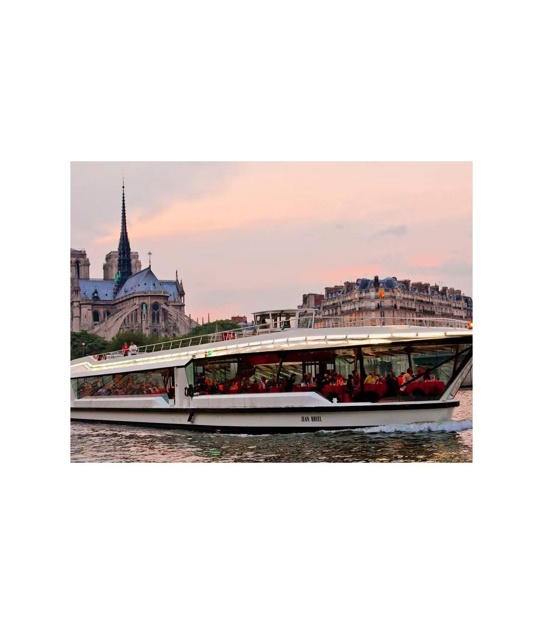 Découverte de Paris lors d’un dîner croisière Excellence sur la Seine pour 2 adultes - SMARTBOX - Coffret Cadeau Gastronomie