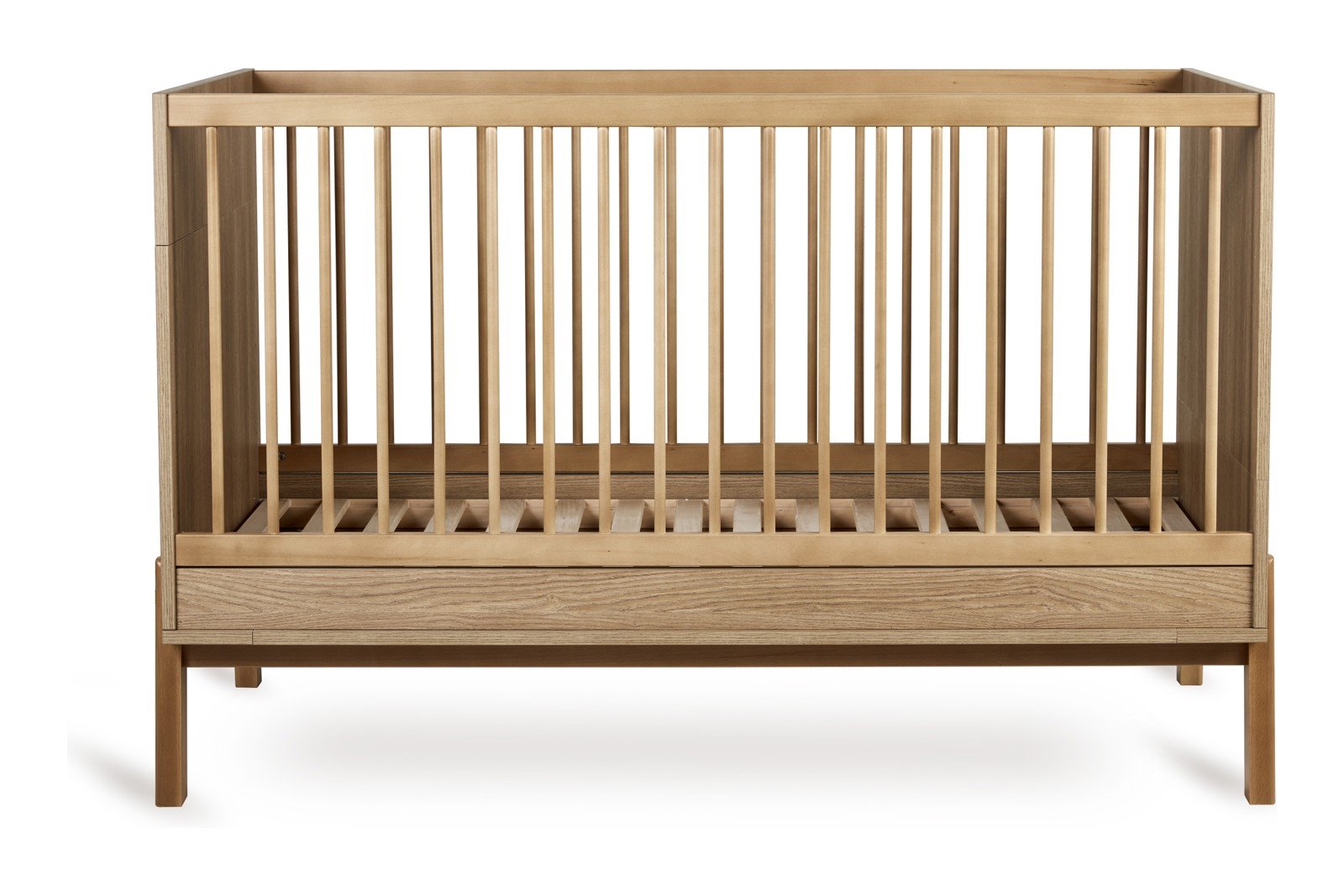 Ashi Vokseseng Vokseseng i heltre bøk/melamin med justerbar madrasshøyde og avtagbar front. Natur/bøk 70x140 cm. Kombiner med Ashi juniorkit (selges separat).