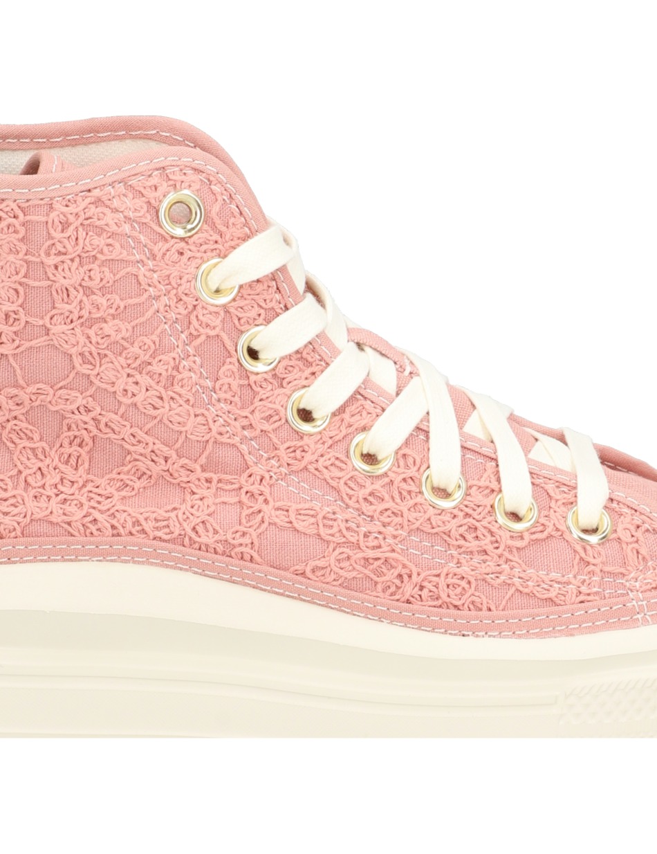 CHUCK TAYLOR ALL STAR MOVE